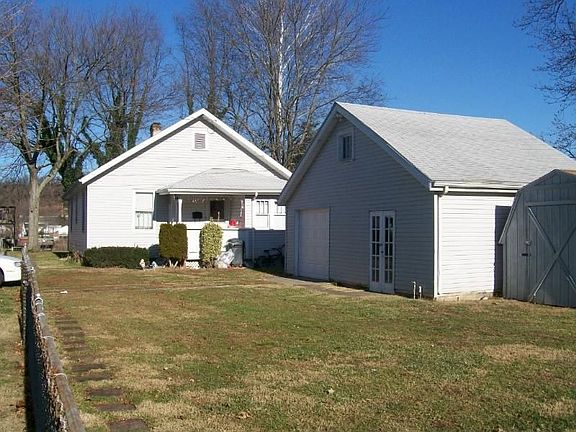 2nd image of 4520 Kanawha Ave SW