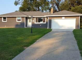 556 Neoka Dr, Campbell, OH 44405