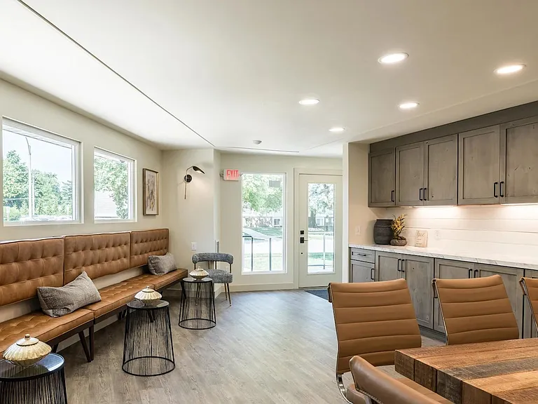 3TEN Apartments — Photo 11