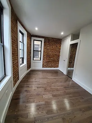 Rented by Compass | media 18