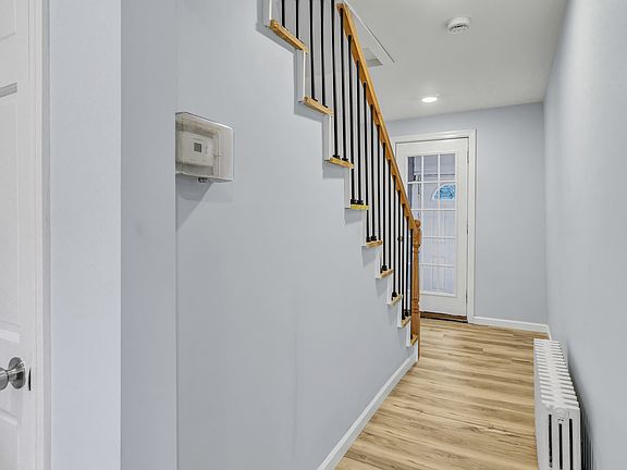 3rd image of 25-27 Myrtle St #25