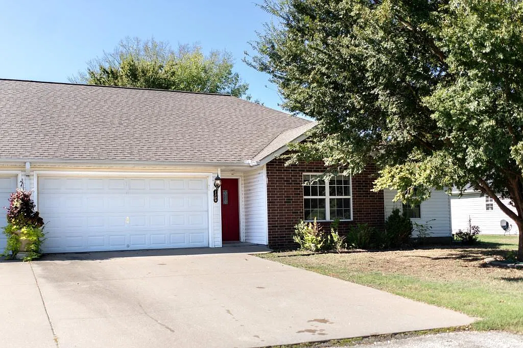 2230 S Country Club Dr, Joplin, MO 64804 — Photo 1