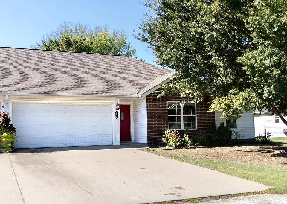 2230 S Country Club Dr