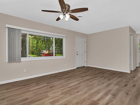 4th image of 119 Girard Blvd