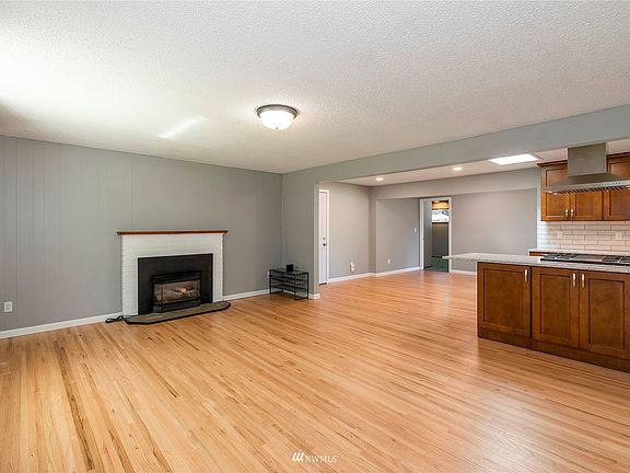 3rd image of 2573 Jackson Ave SE