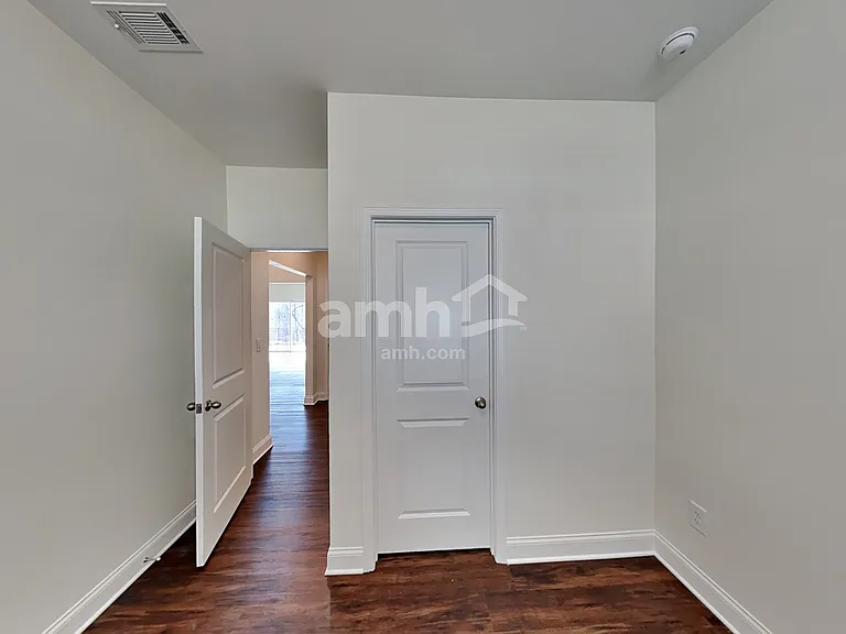 5253 Blue Mountain Dr — Photo 15