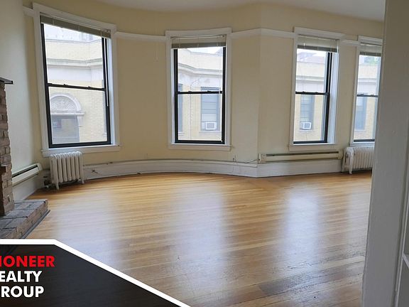 3rd image of 1216 N Dearborn St APT 3A