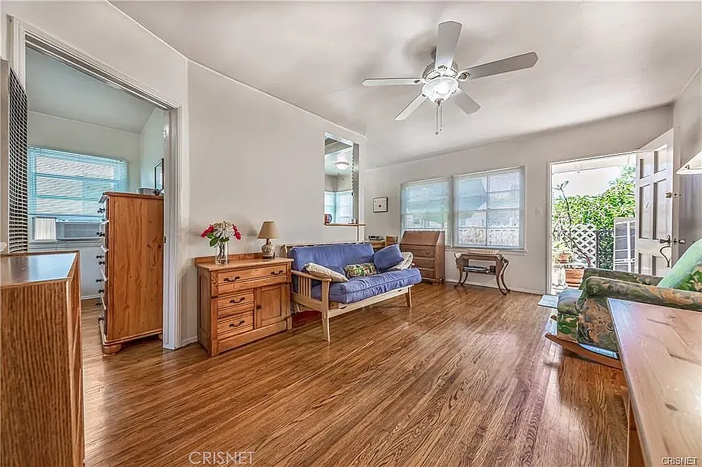 1 bed, 780 sqft, $2,400 — Photo 3