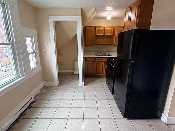 2nd image of 170 Sherman Ave #3