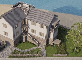 233 Hillspoint Rd, Westport, CT 06880