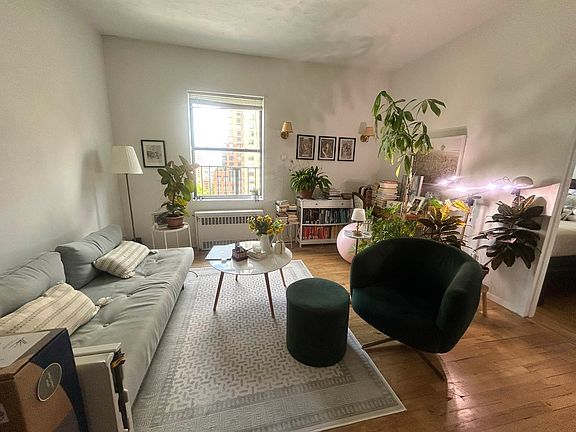 2nd image of 1469 Lexington Ave APT 78
