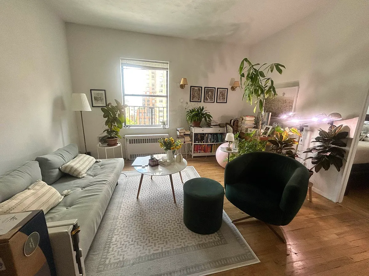 Building Photo - 1469 Lexington Ave #78
