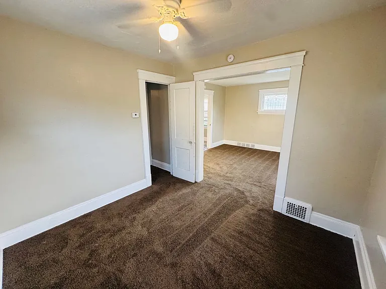 10004 Mt Auburn Ave — Photo 38