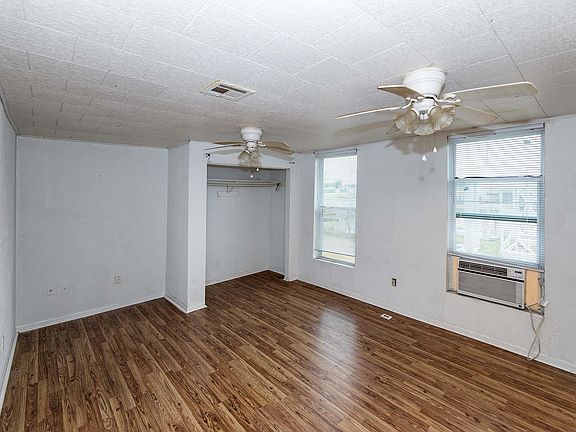 5th image of 3421 1st Ave S