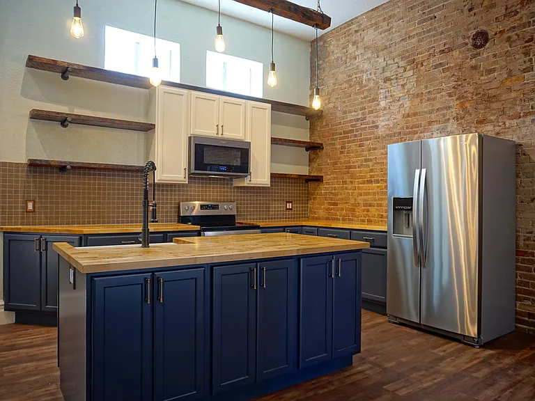 100 W Crawford St #3 — Photo 5