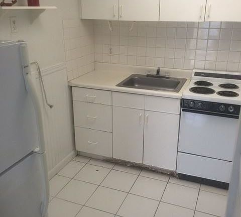 3rd image of 1035 N Andrews Ave APT 2