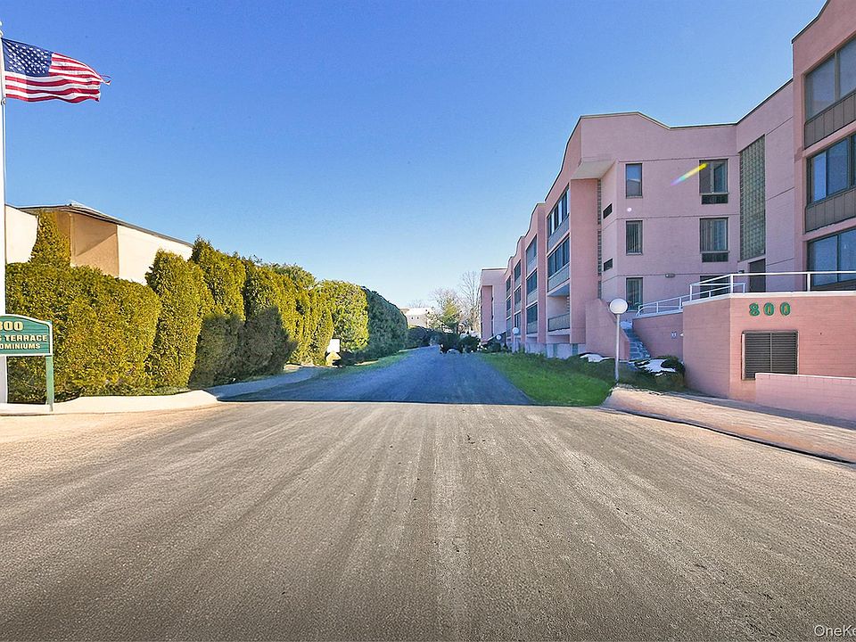 1st image of 800 Willis Avenue #313