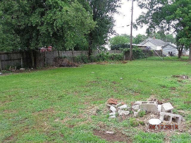 2nd image of 212 SE 33rd St