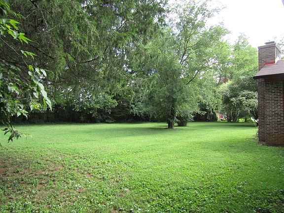 5th image of 394 Highfield Dr