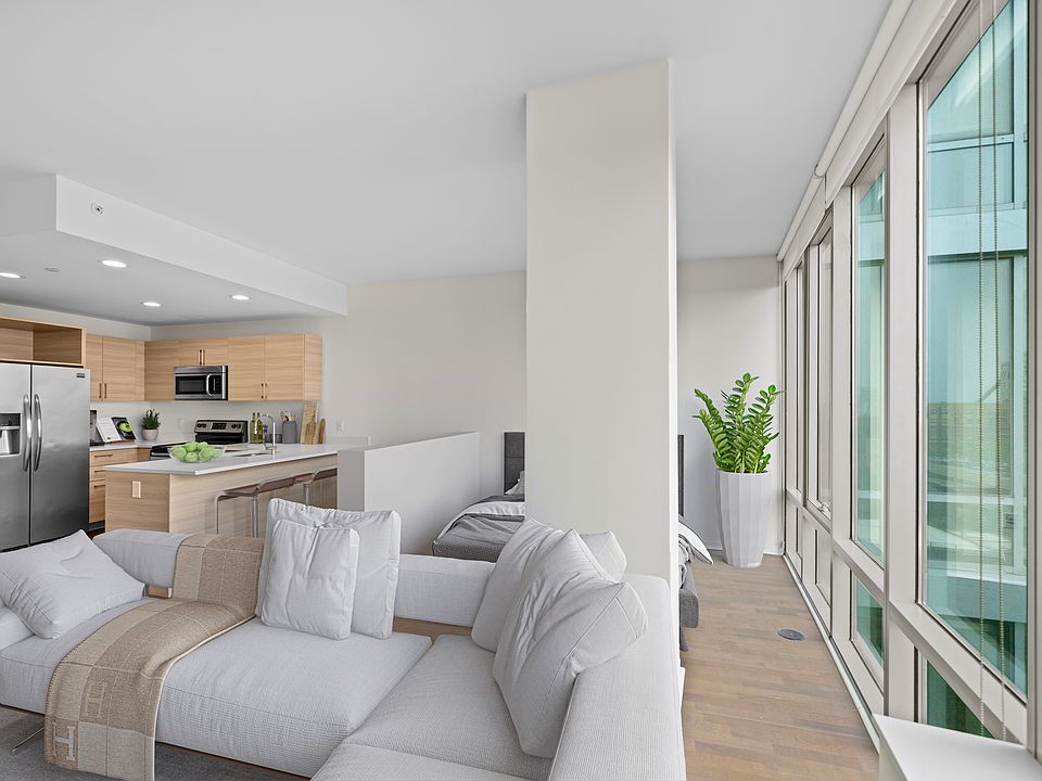 1st image of 2032 1/2 Hudson St #1224