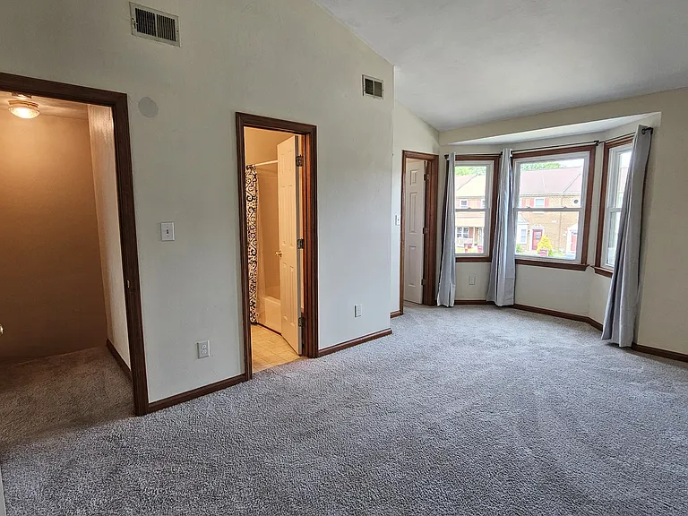 627 Creekside Ct — Photo 12