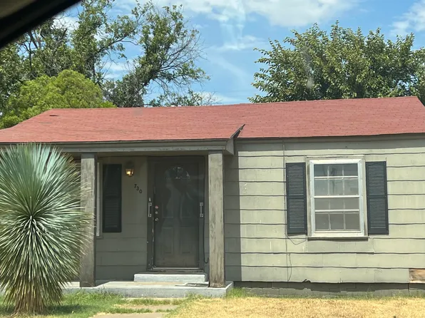 730 W Tennessee St, Floydada, TX 79235