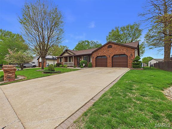 3rd image of 193 Meadow Dr