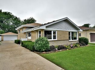 2832 Buckingham Ave, Westchester, IL 60154