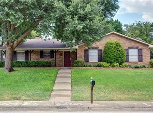 421 Tanglewood Dr, Desoto, TX 75115