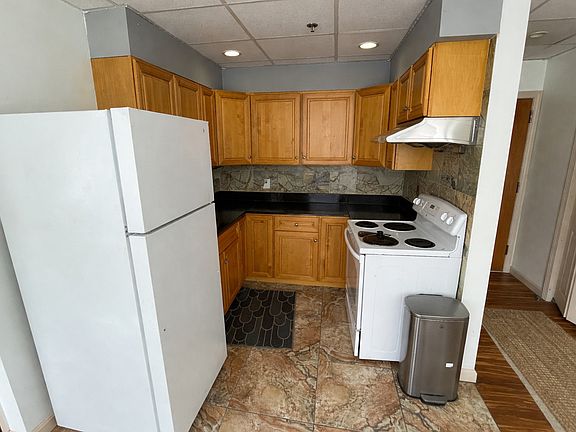 2nd image of 72 Kneeland St #603