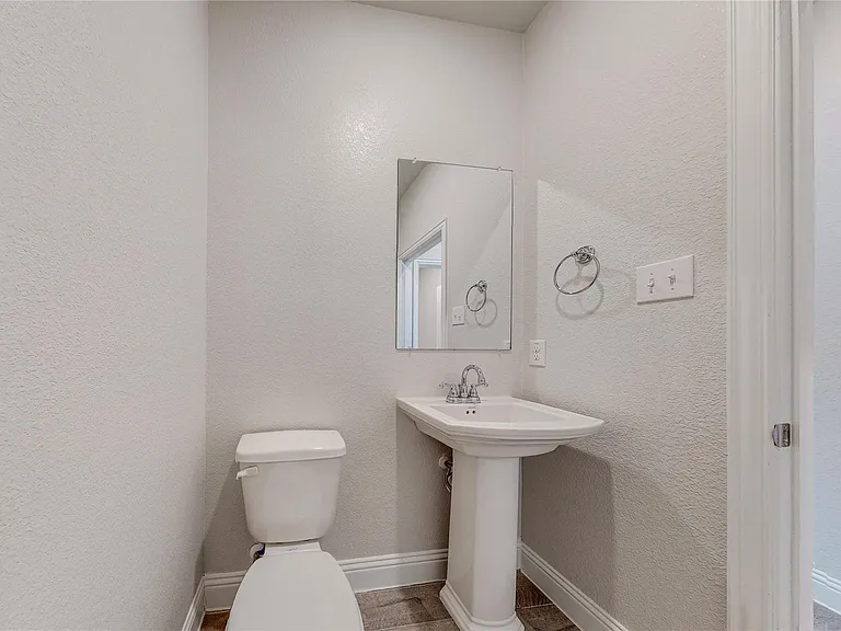 961 Waterview Dr — Photo 18
