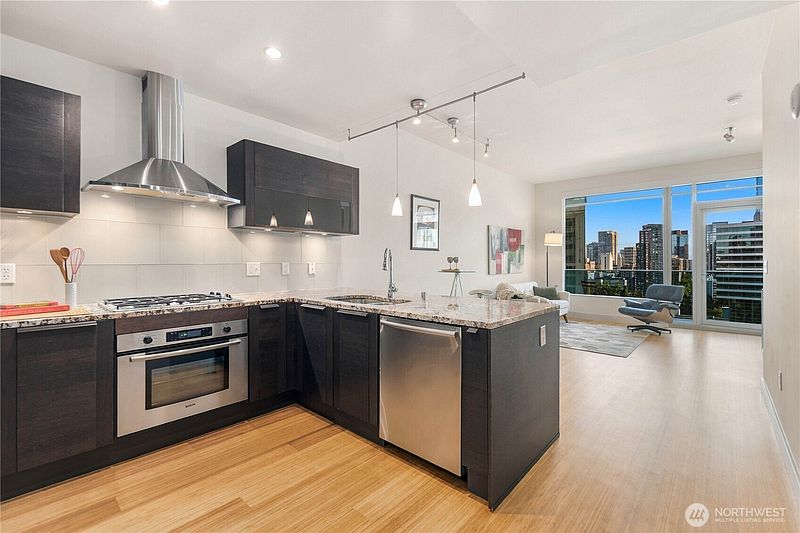 4th image of 737 Olive Way #2607