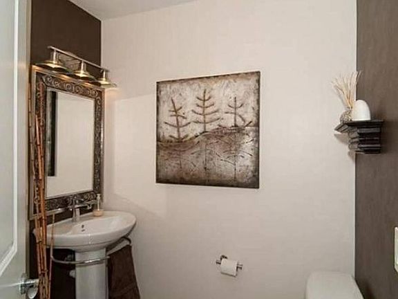 5th image of 480 NE 30th St APT 2202