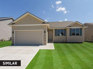 5315 Saint Andrews Cir, Des Moines, IA 50320