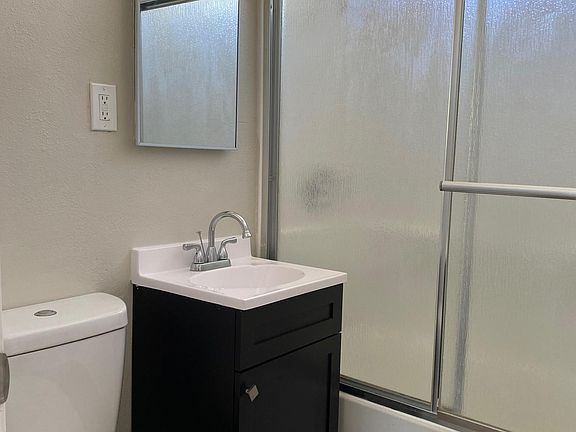 3rd image of 7271 Plaza St #10