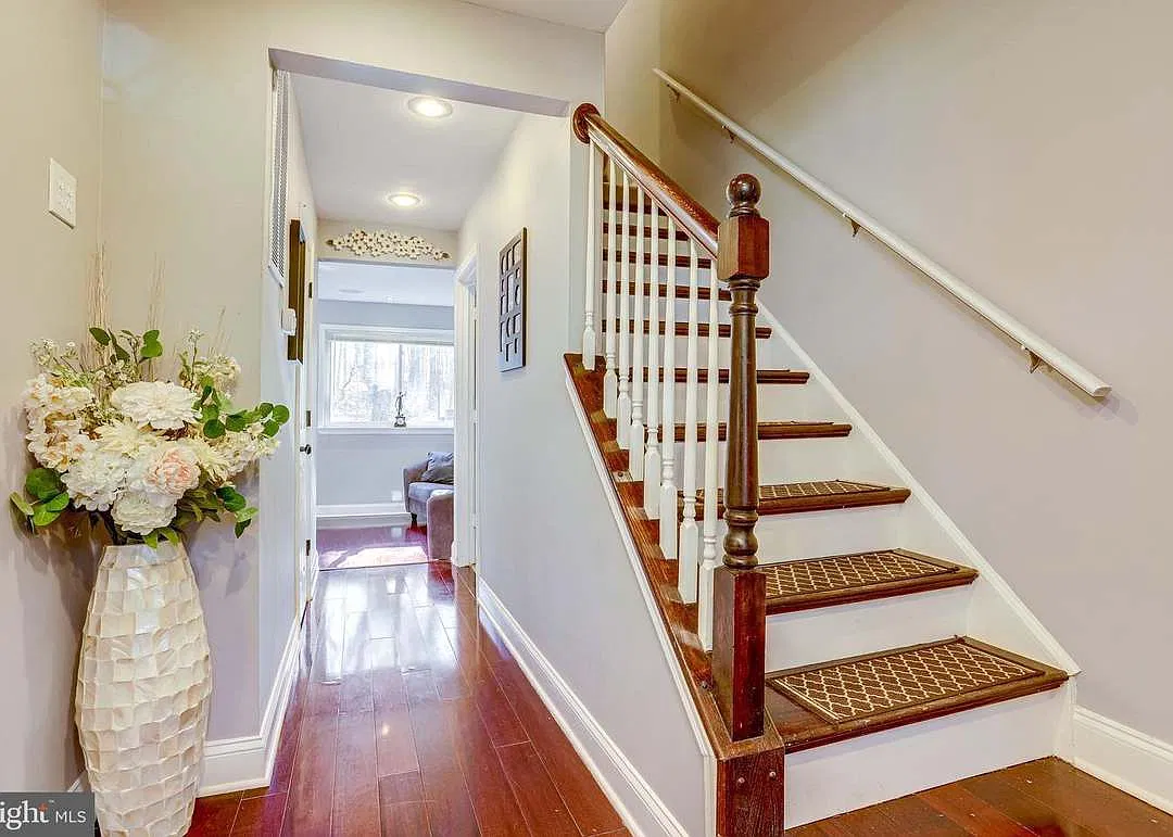 3 bed, 1134 sqft, $2,950 — Photo 2