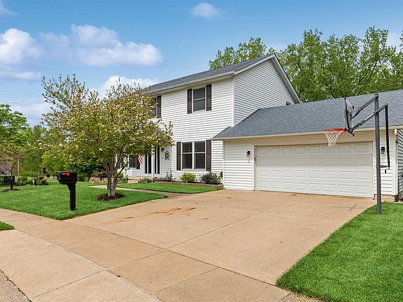 3rd image of 110 Colony Dr
