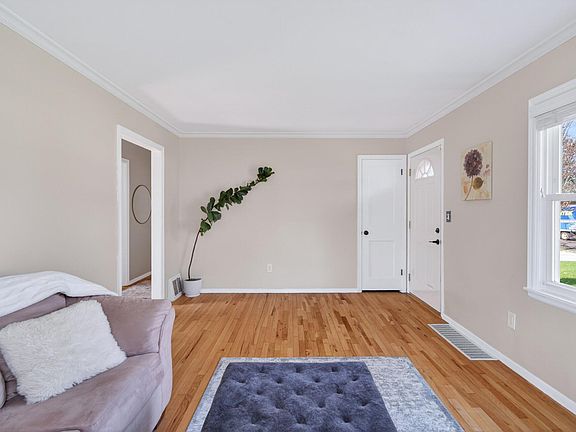 5th image of 2656 Georgia Ave S