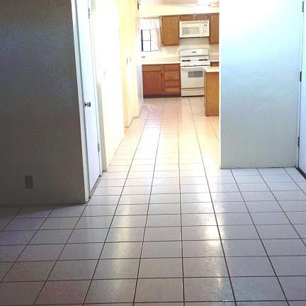 5th image of 4749 S Mountain Ave