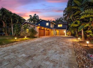 9545 135th St, Seminole, FL 33776