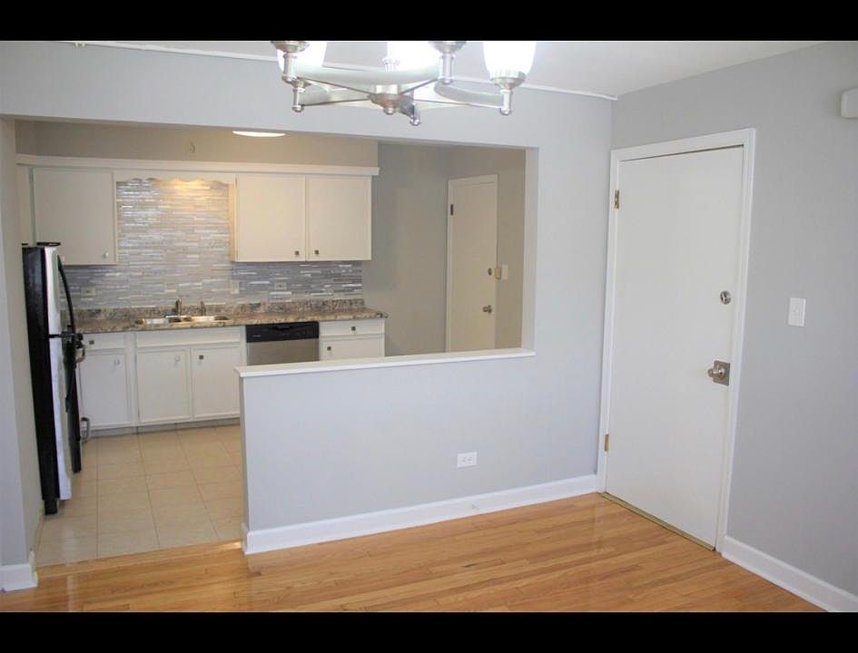 1st image of 4433 Prescott Ave APT 2C