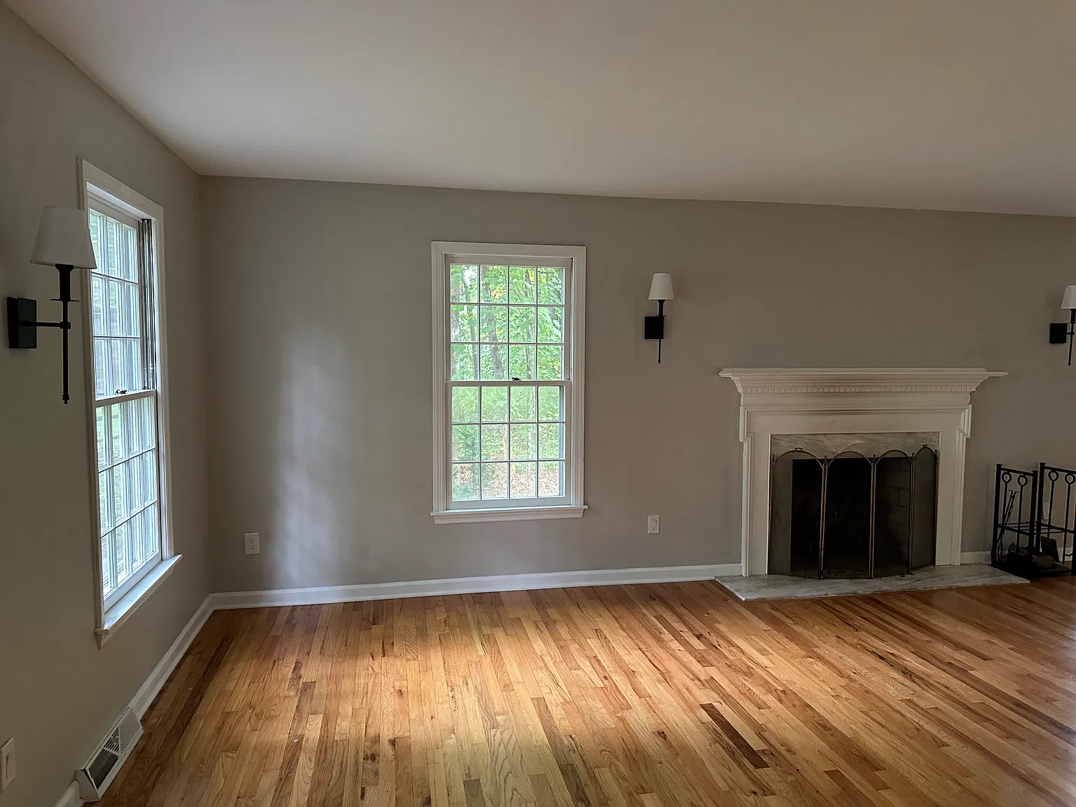 5 bed, 2.5 bath, 2732 sqft, $3,700 — Photo 4