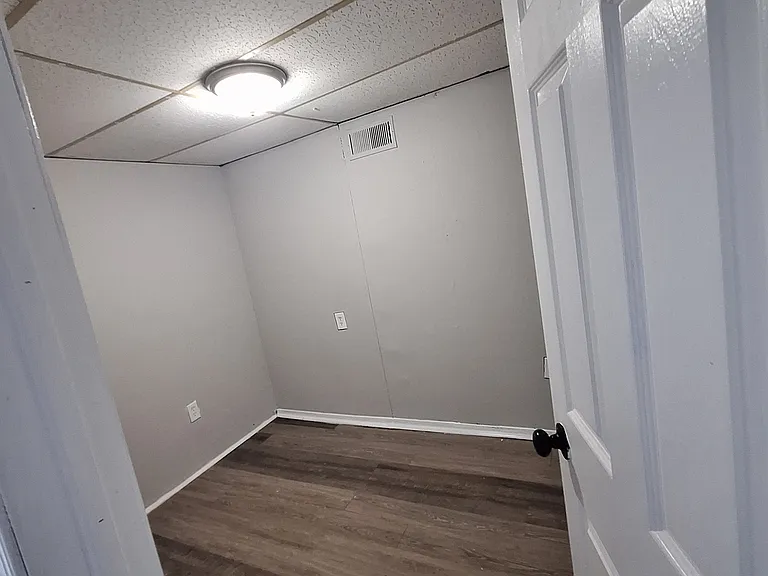 3931 Mount Pleasant Ave — Photo 11