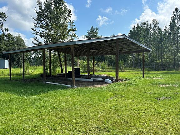 4th image of 452 Tony Davis Rd