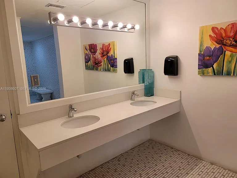 401 Golden Isles Dr #1114 — Photo 49