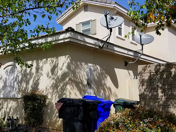 4th image of 15858 Dianthus St