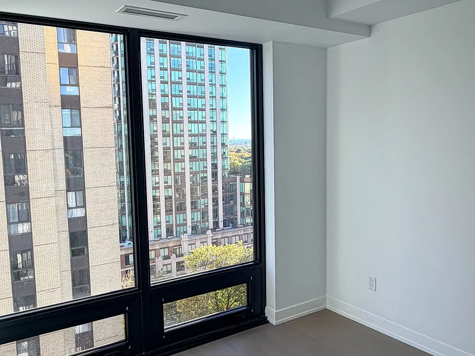 91 Montclair Ave #1705