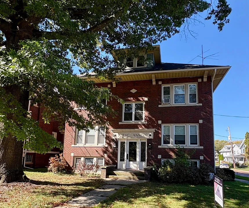 96 N Portage Path #4