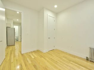 409 W 48th St #1R, New York, NY 10036