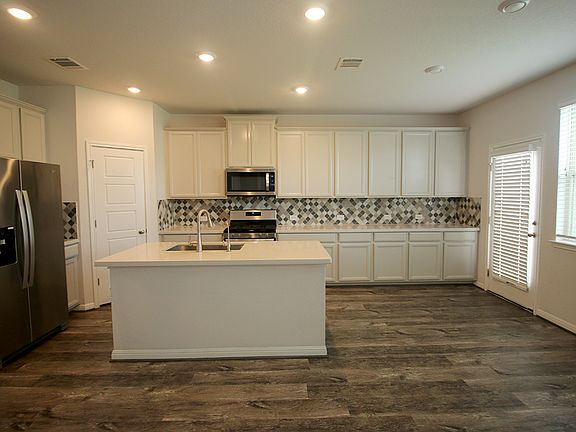 3rd image of 2422 Castello Way